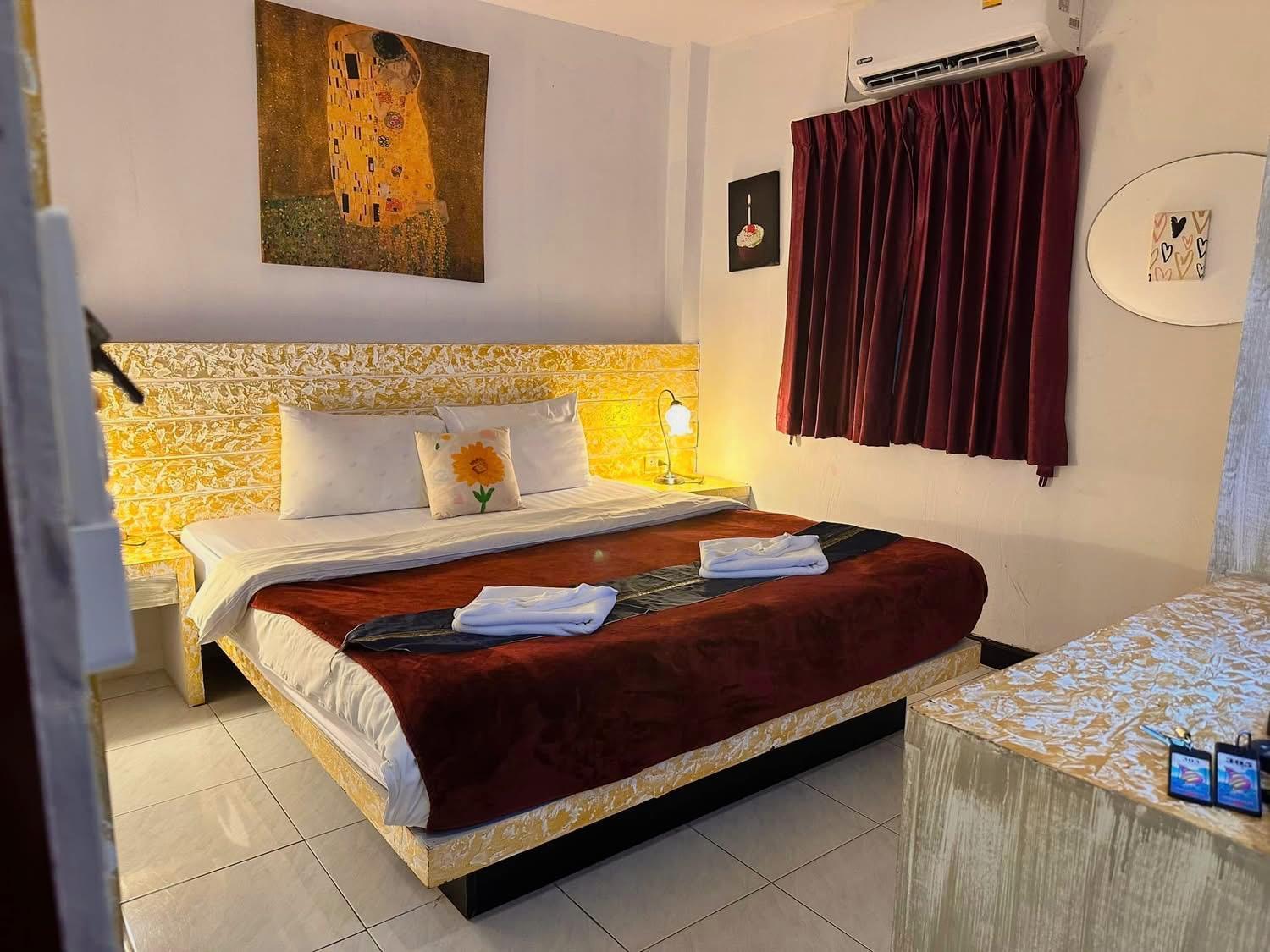 The Shades Hotel 50 Meter Beach Front Patong Exterior foto